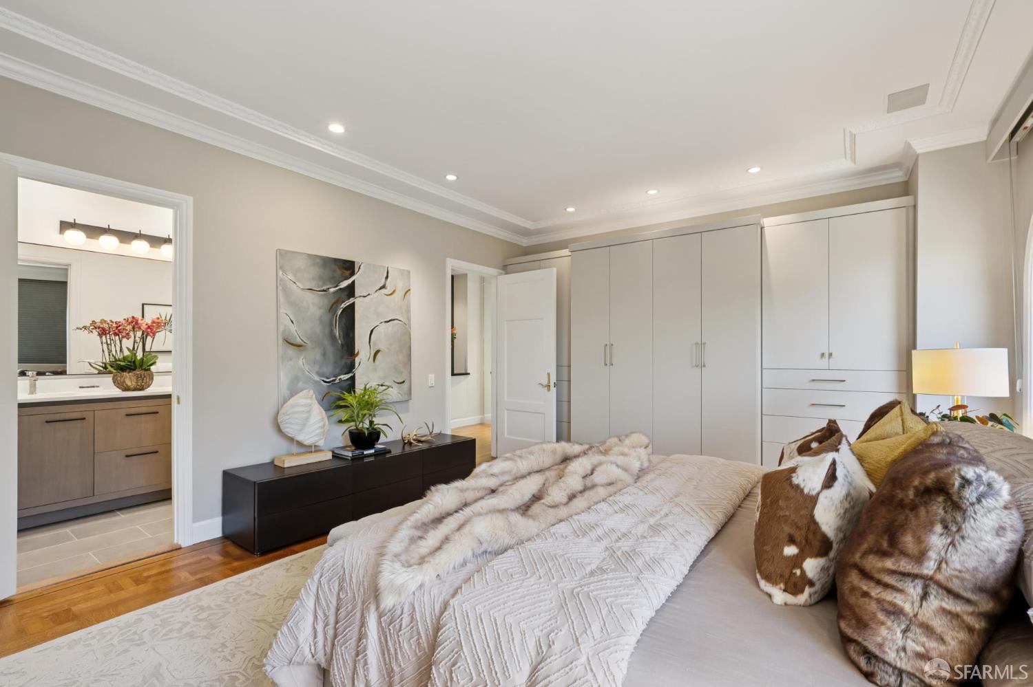 469 Collingwood Street
