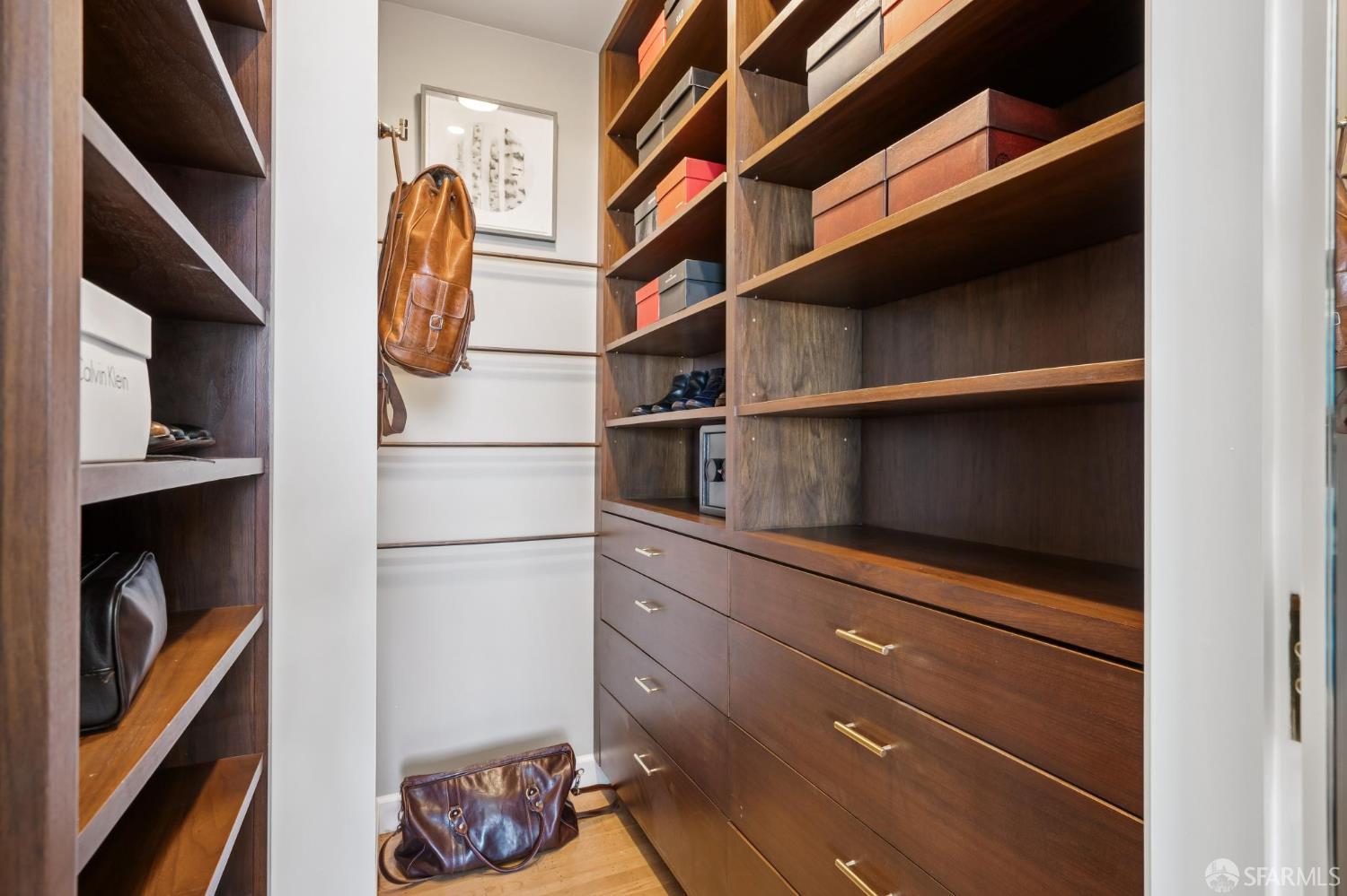 469 Collingwood Street