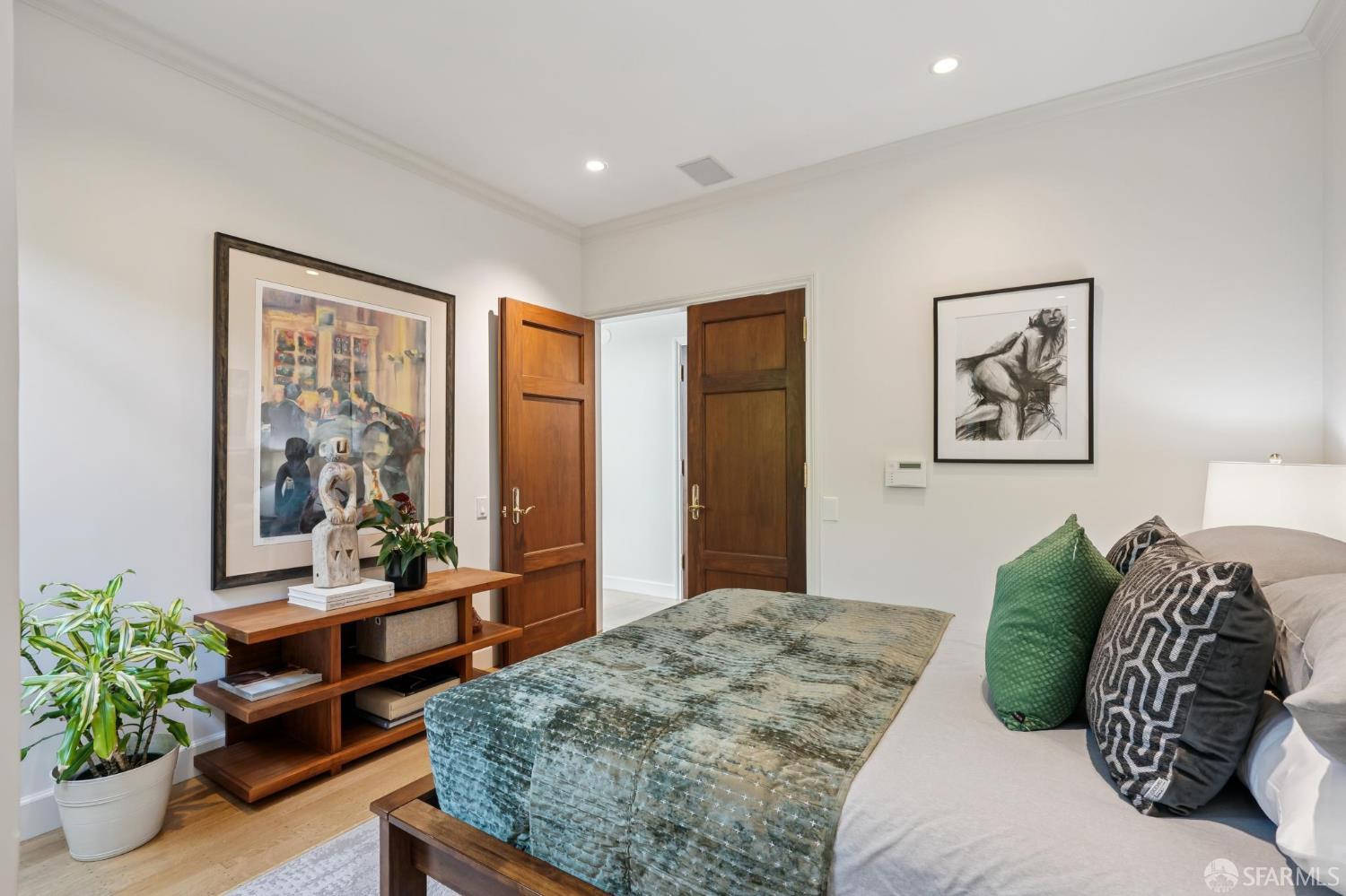 469 Collingwood Street