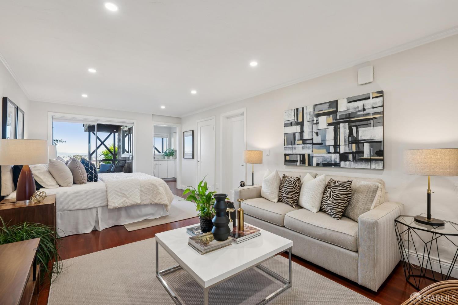 469 Collingwood Street