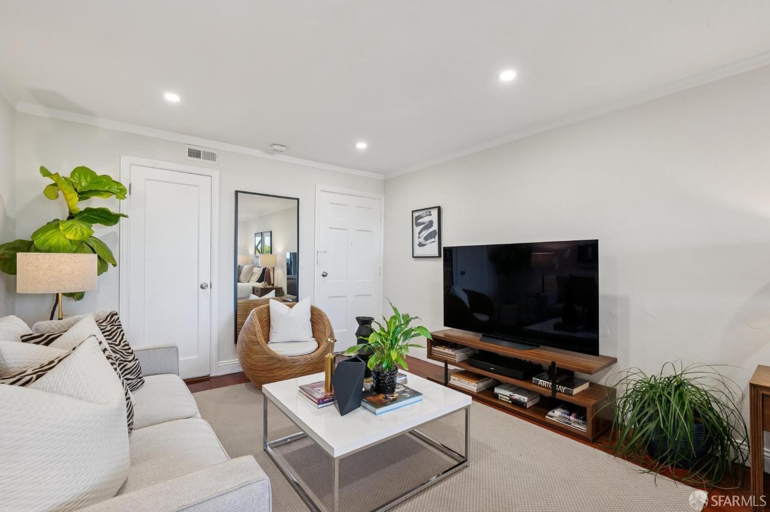 469 Collingwood Street