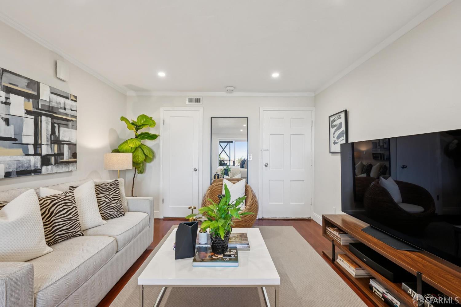 469 Collingwood Street