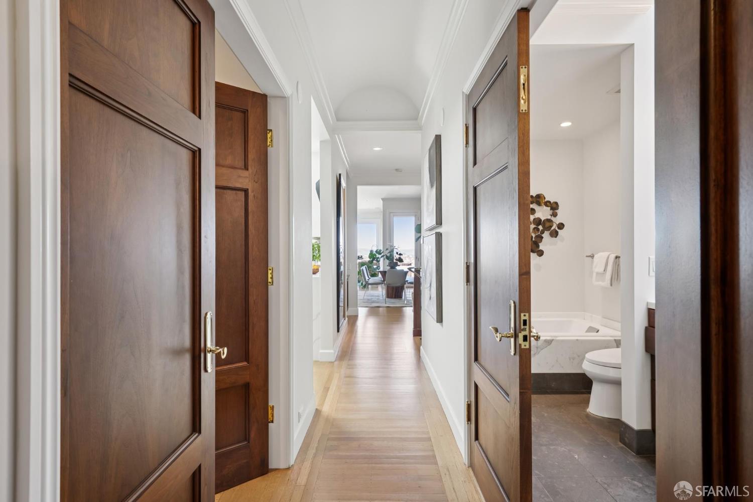 469 Collingwood Street