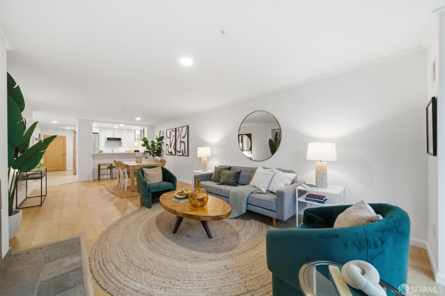 600 Chestnut Street # 207