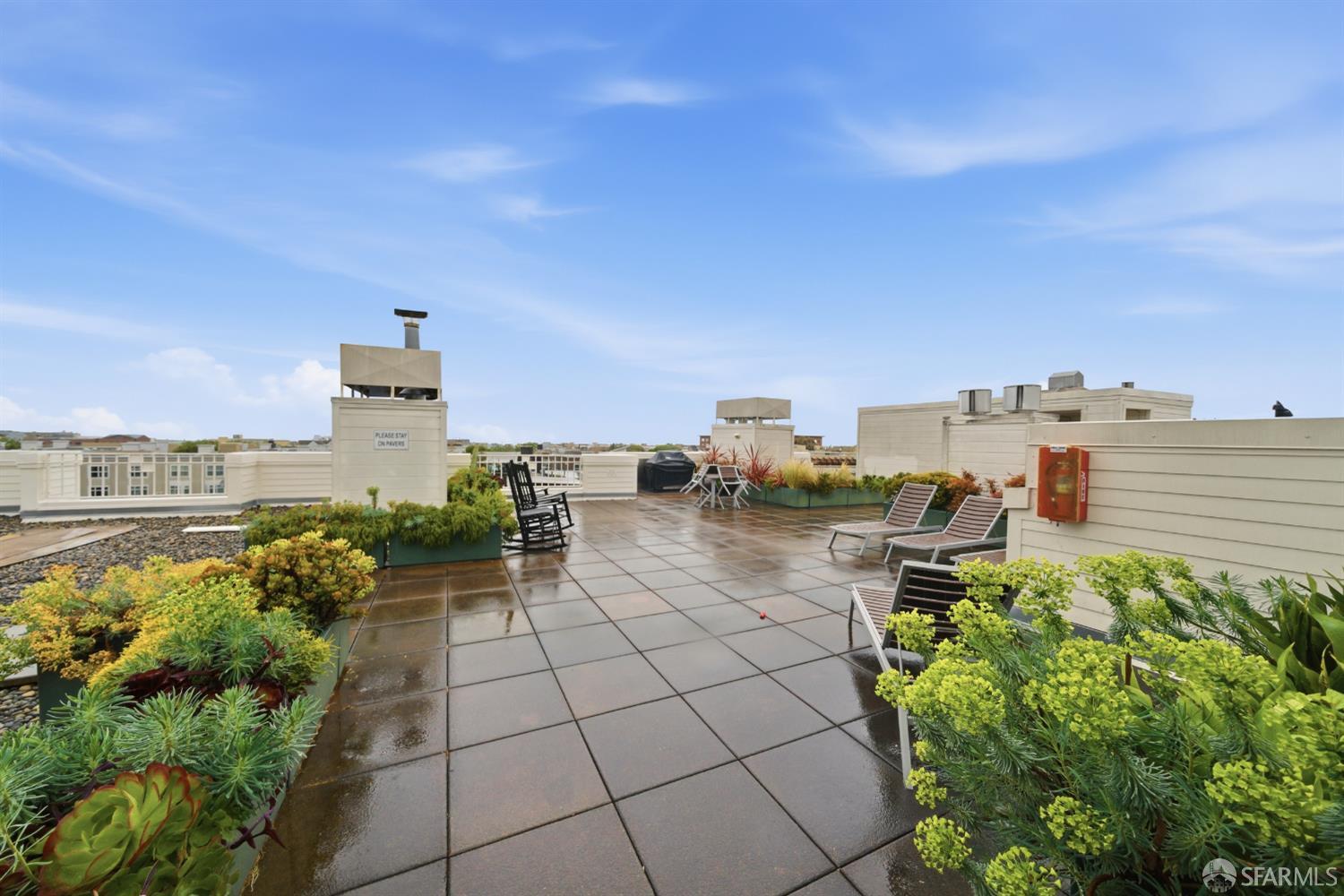 600 Chestnut Street # 207