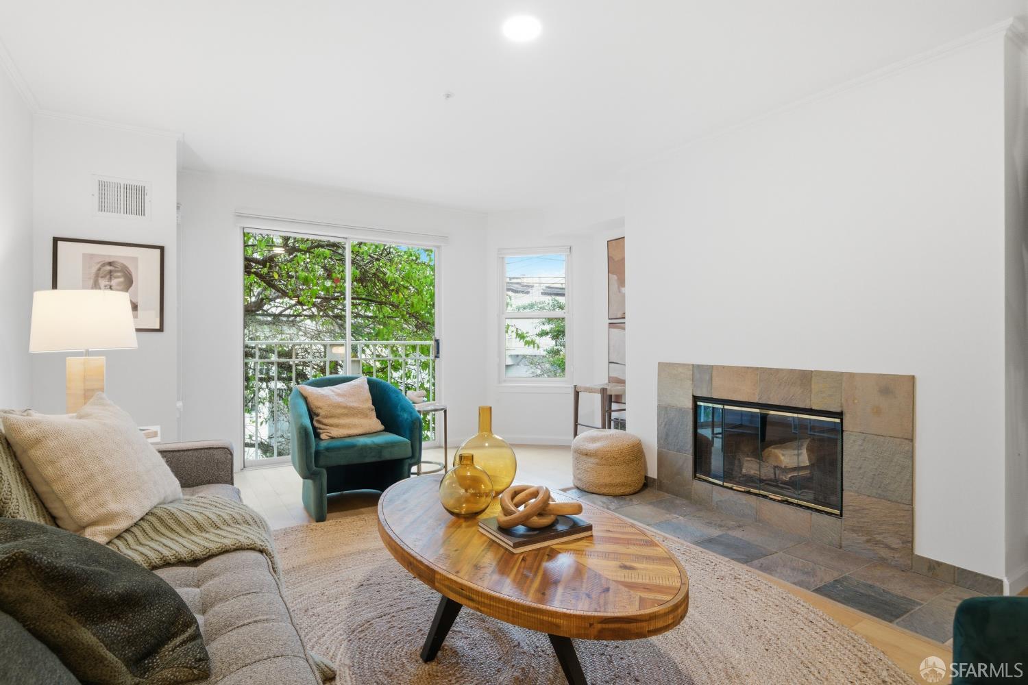 600 Chestnut Street # 207