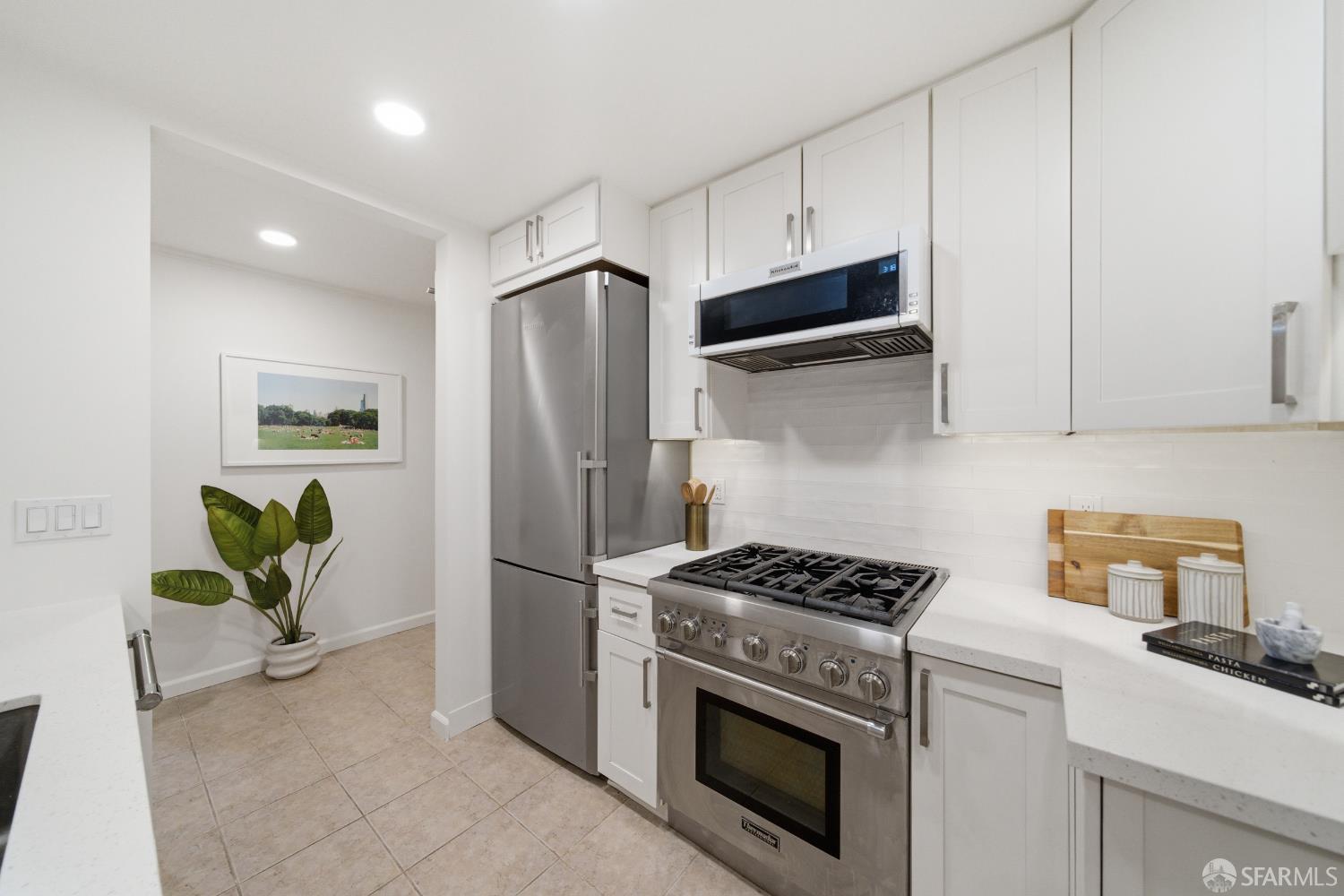 600 Chestnut Street # 207