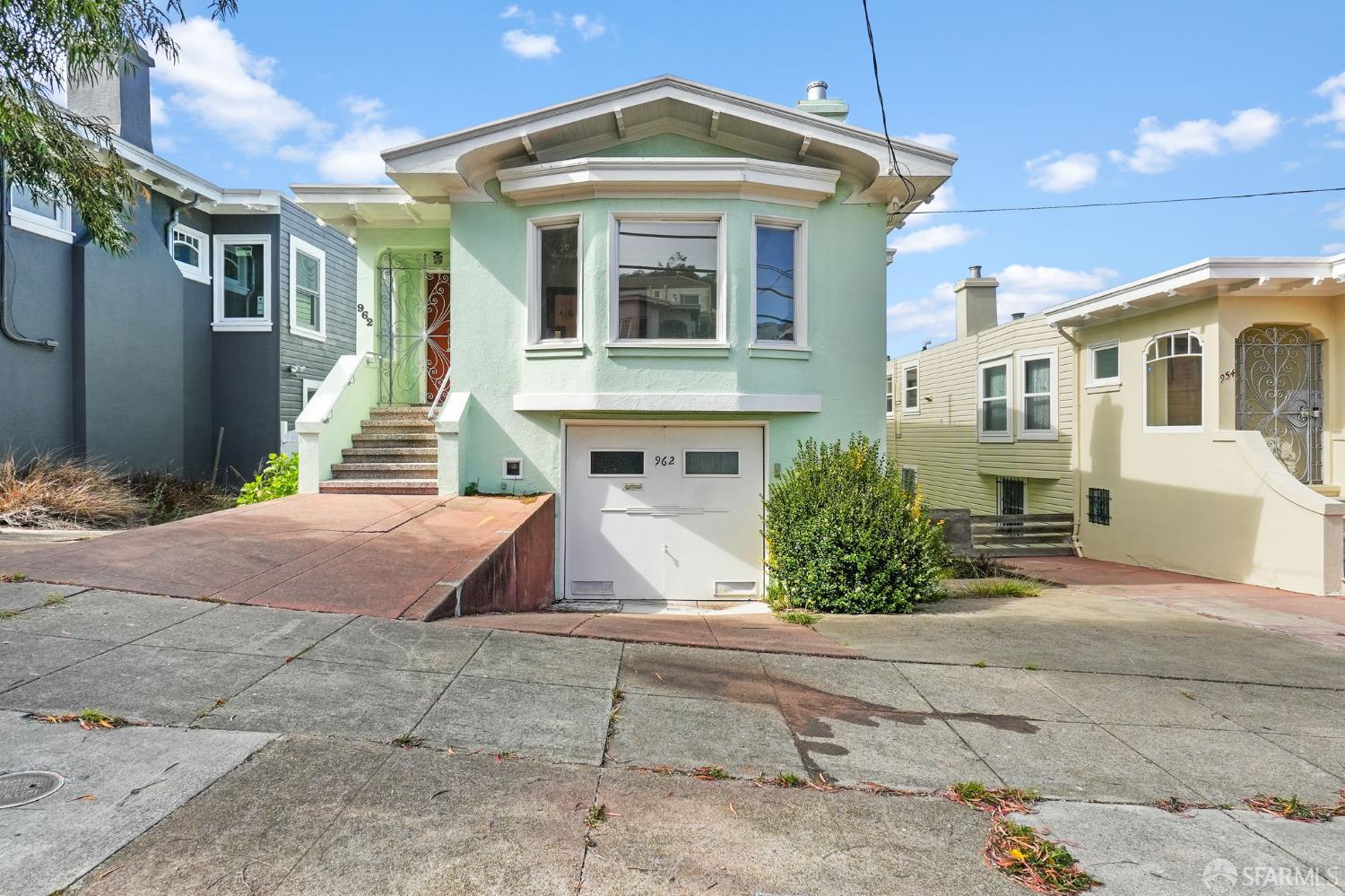 962 Prague Street