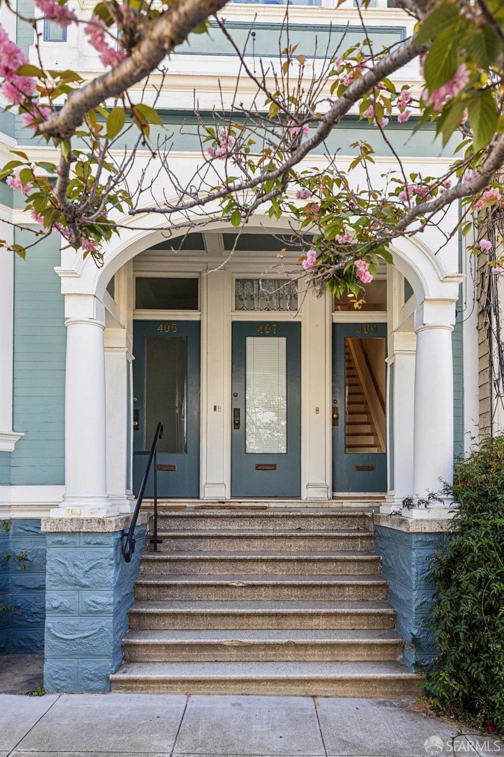 409 Fair Oaks Street