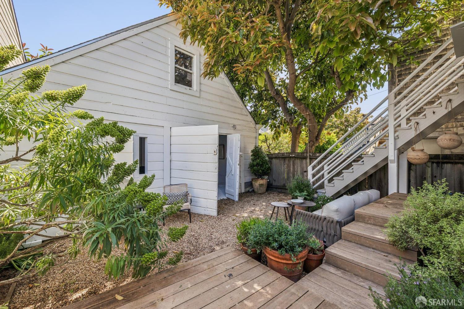 160 Richland Avenue