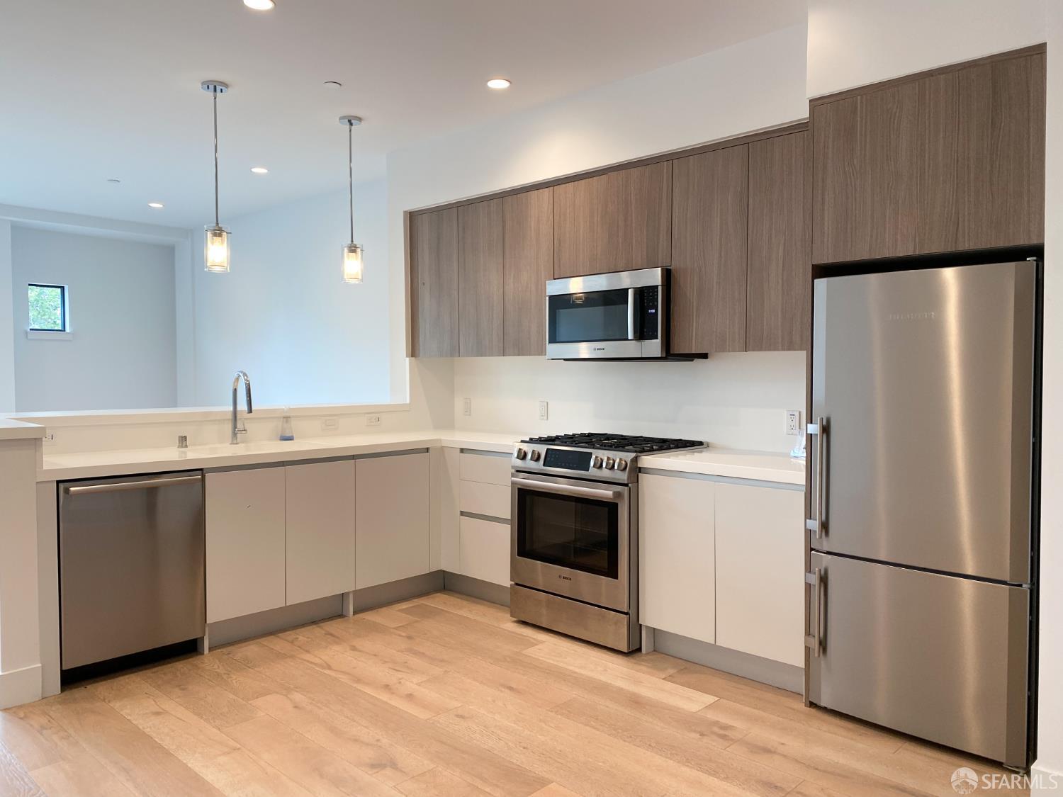 2747 San Pablo Avenue # 406