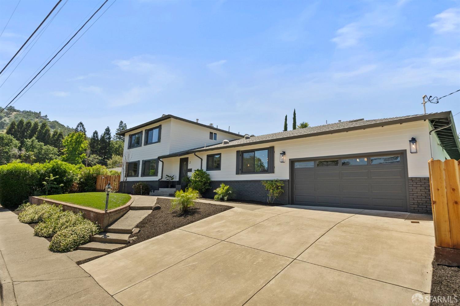 2 Beaumont Court