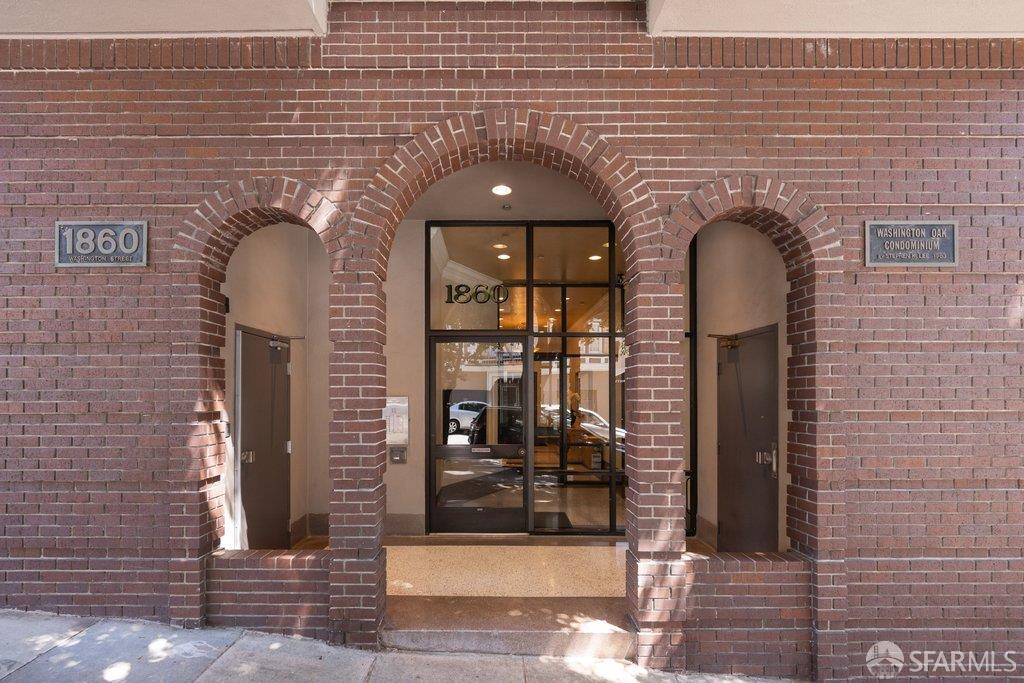 1860 Washington Street # 401
