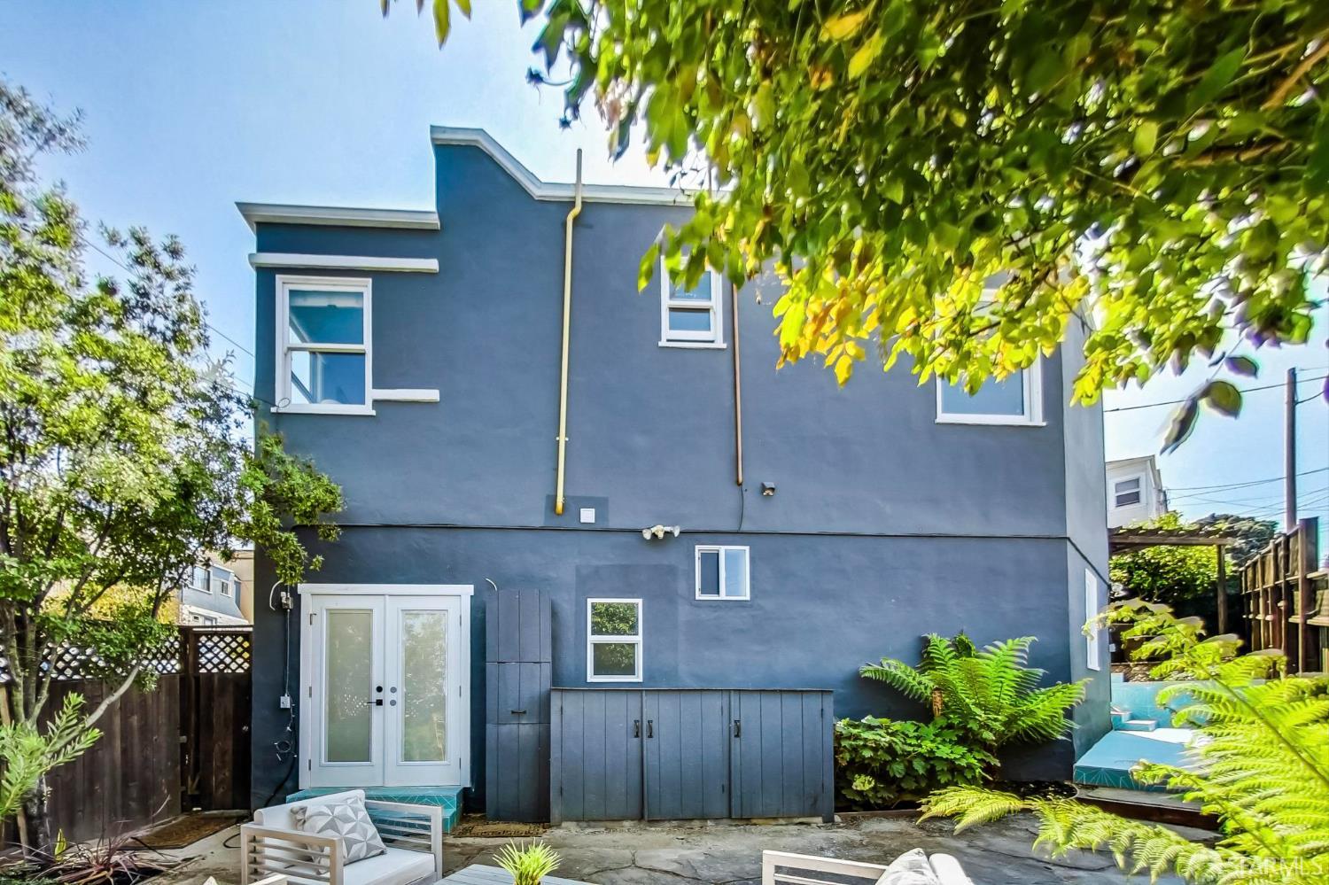 2 Maddux Avenue