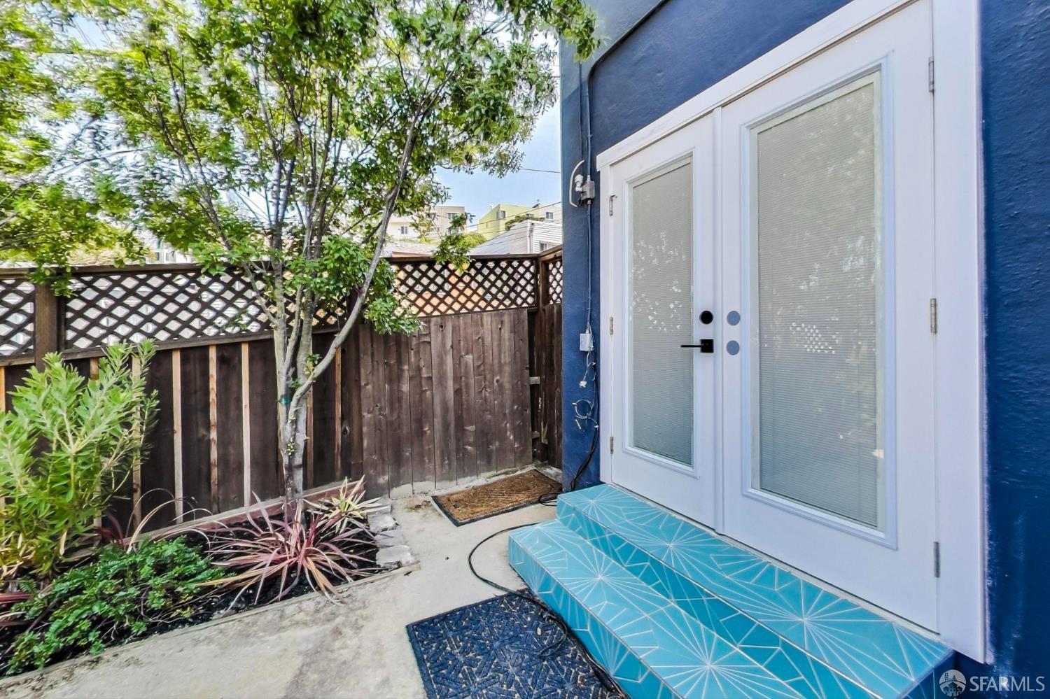 2 Maddux Avenue