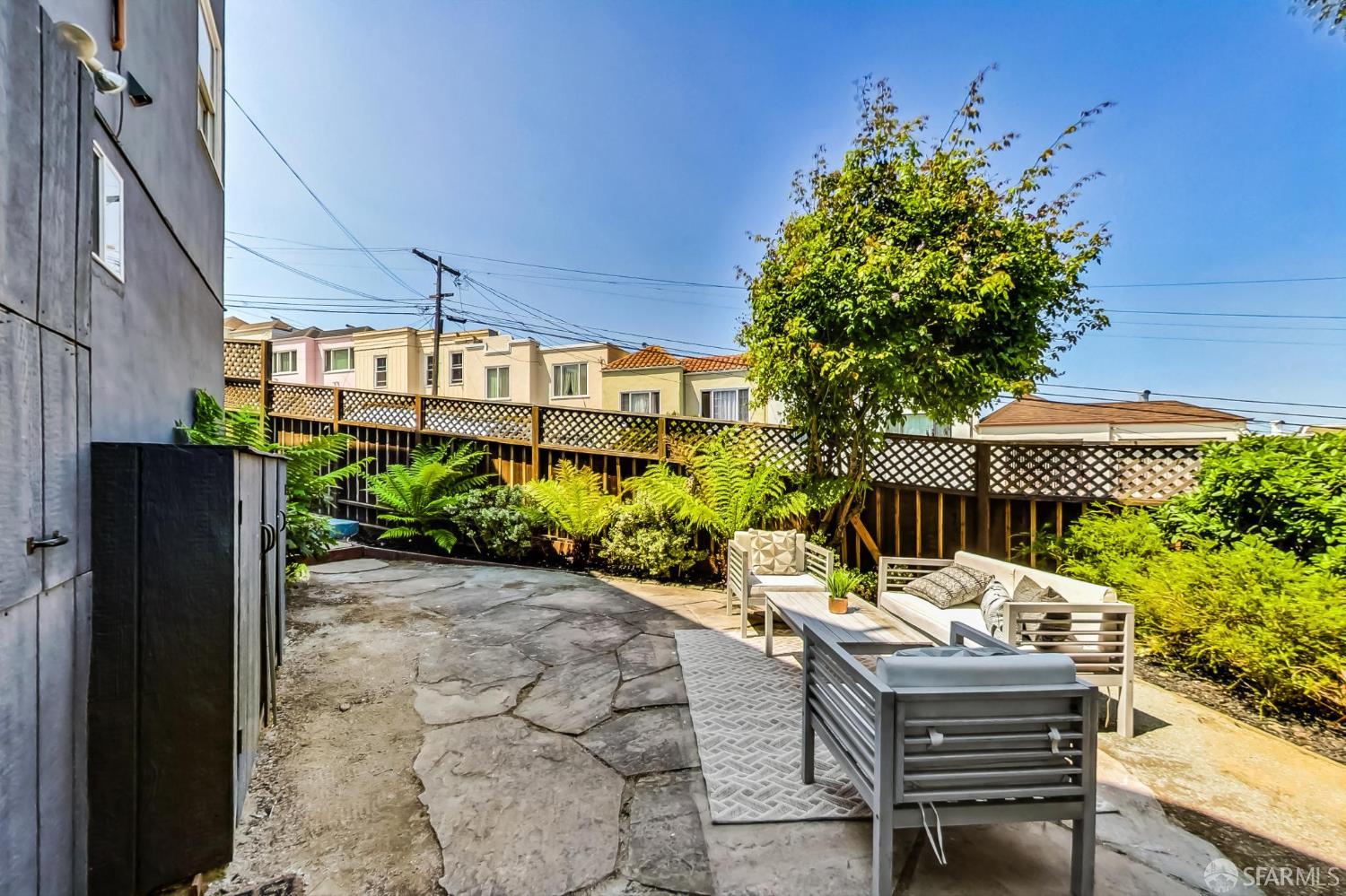2 Maddux Avenue