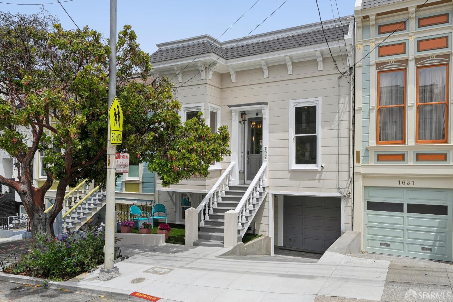 1621 Castro Street