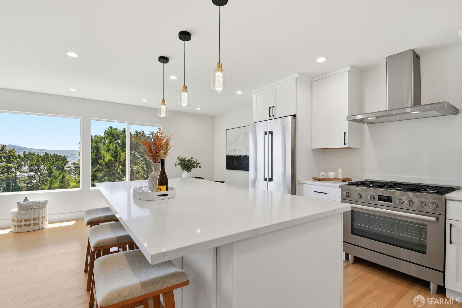 83 Los Palmos Drive