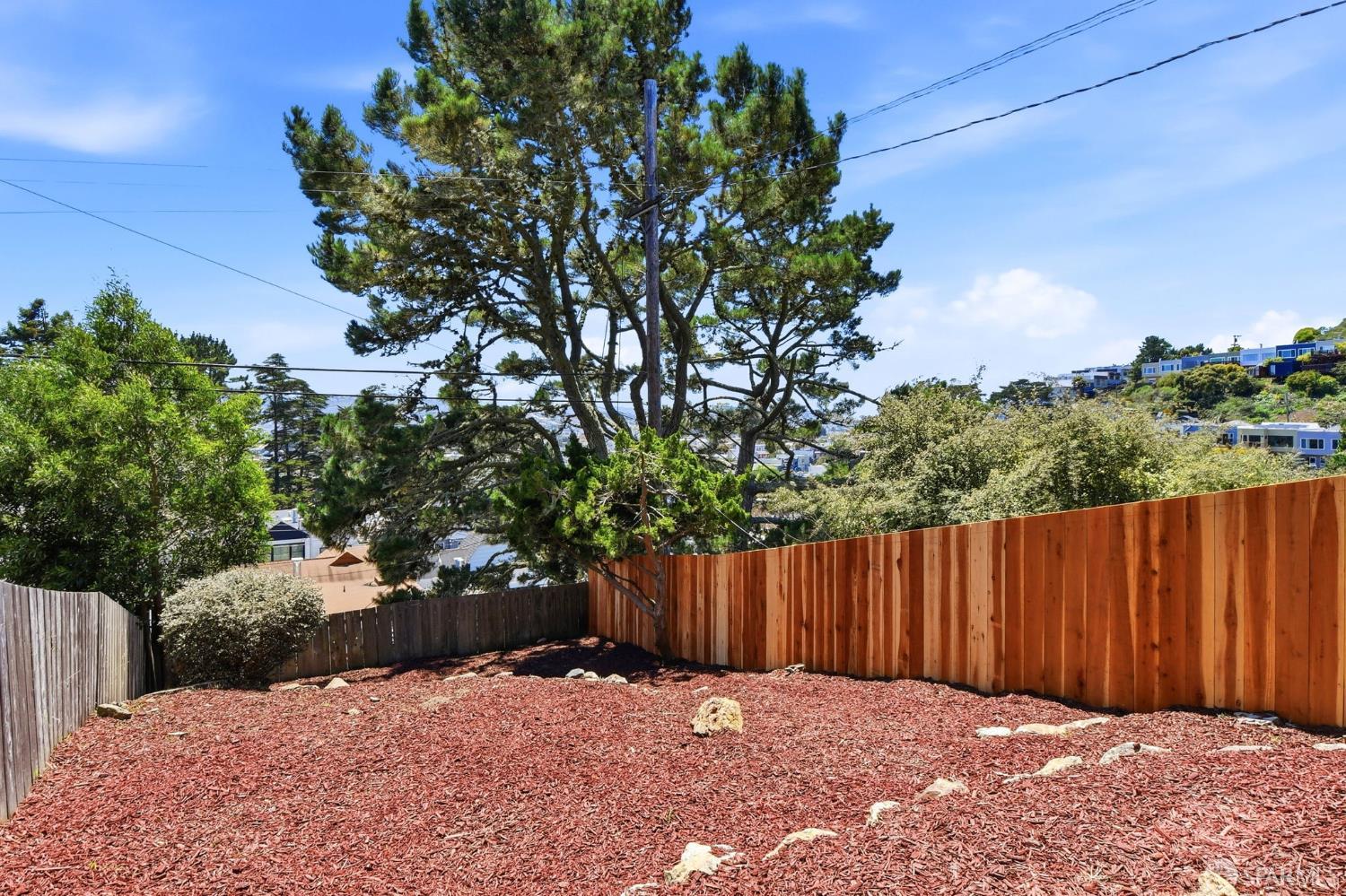 83 Los Palmos Drive