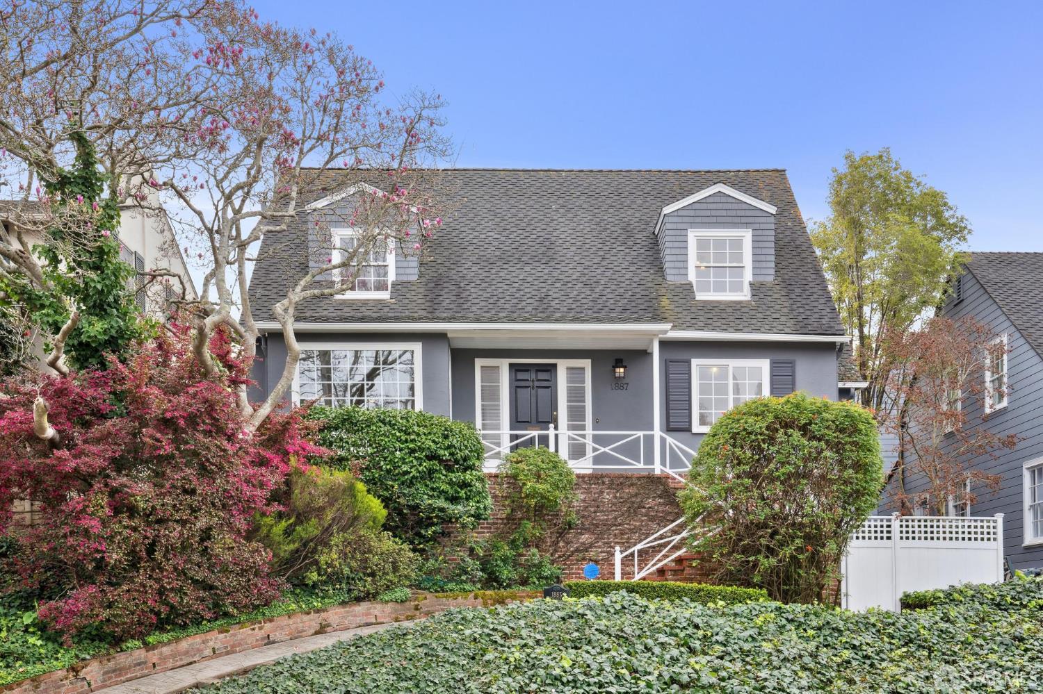 1887 Trestle Glen Road