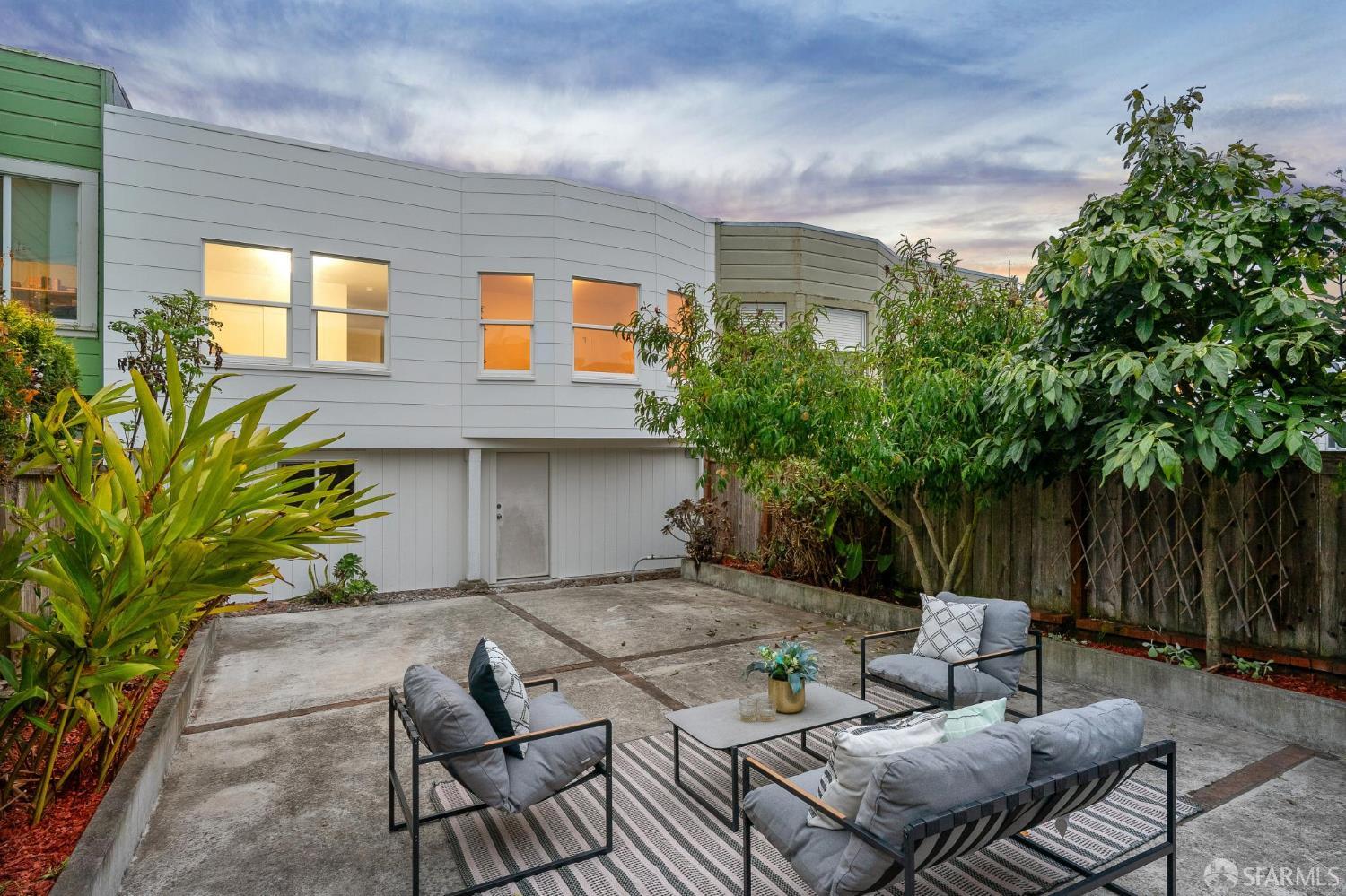 110 W Moltke Street