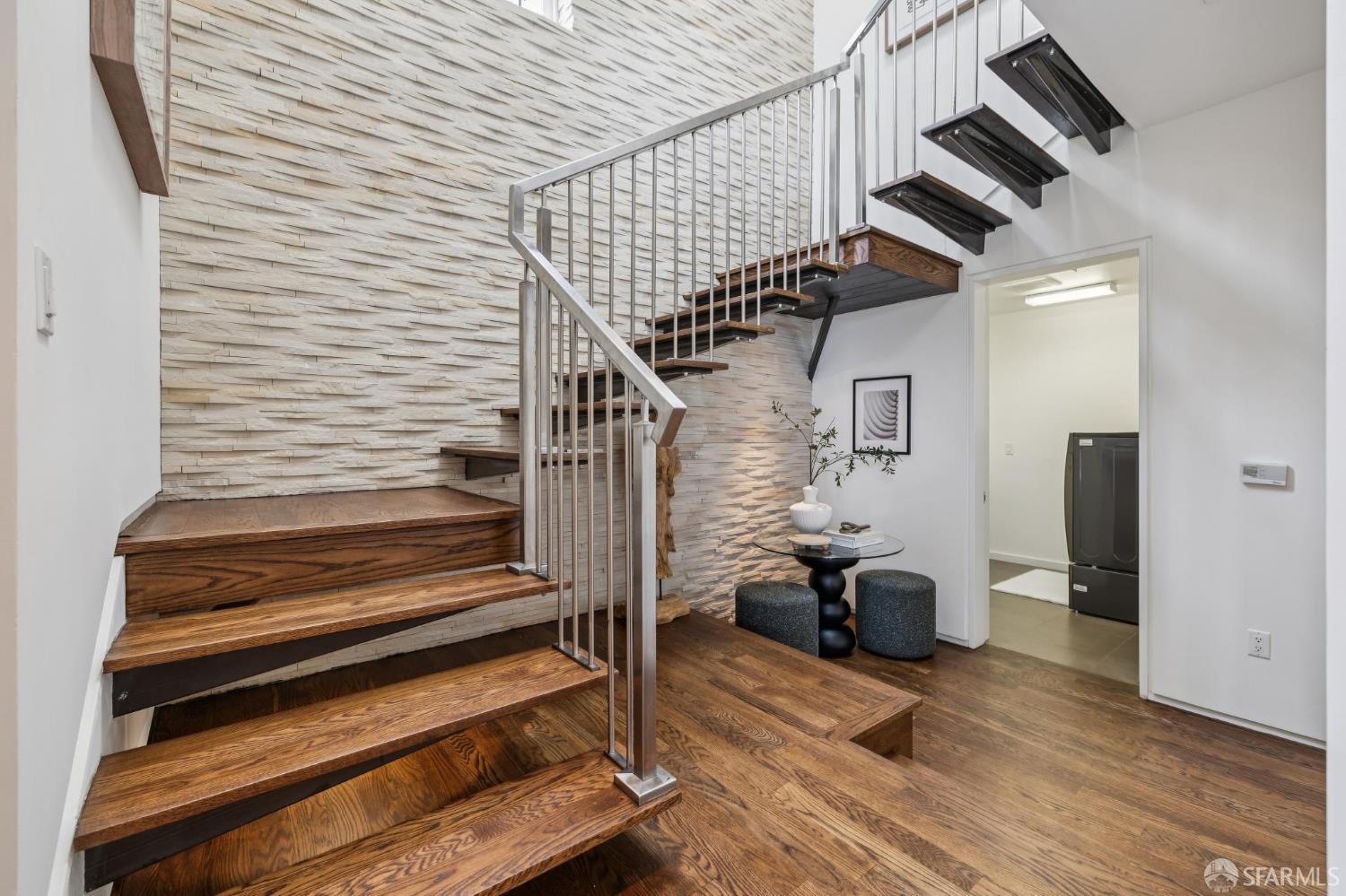10 Deming Street