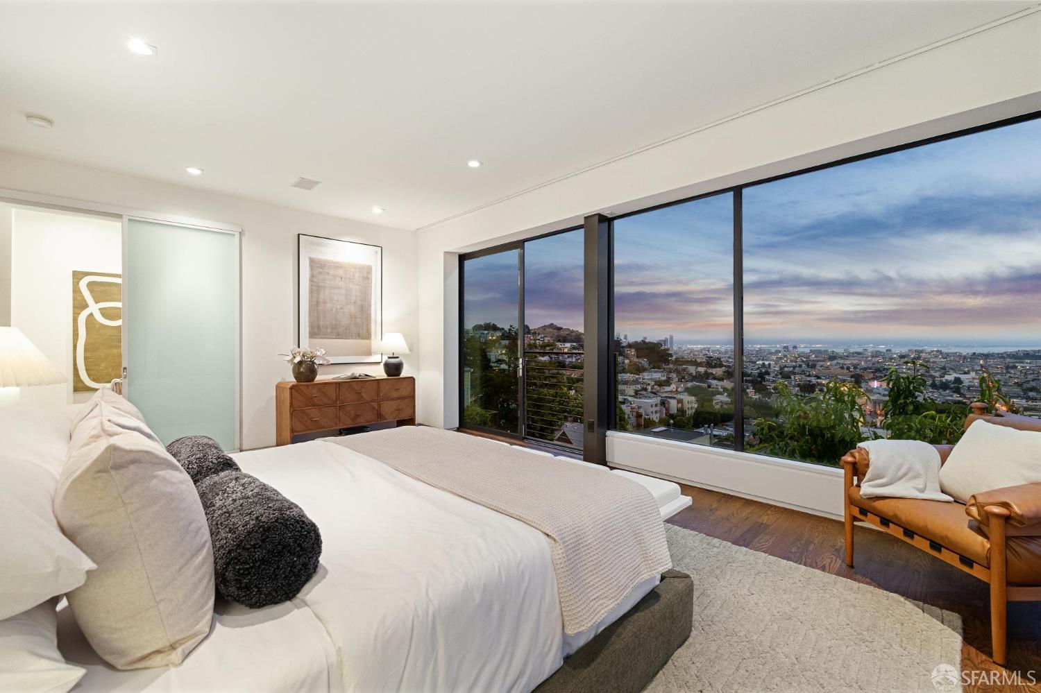 10 Deming Street