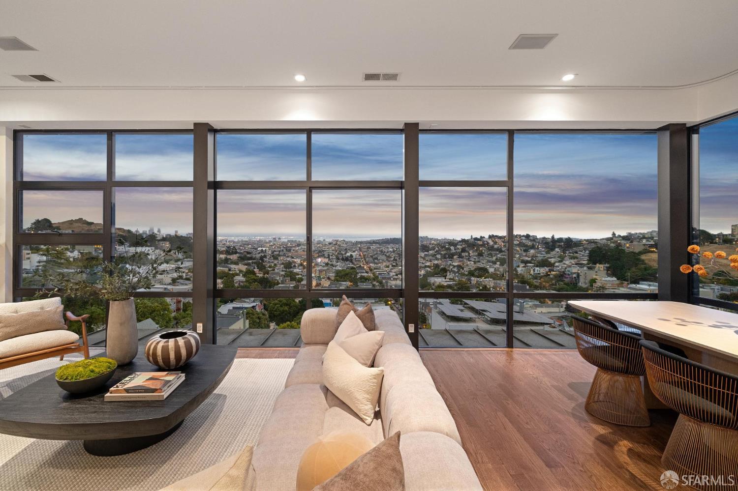 10 Deming Street