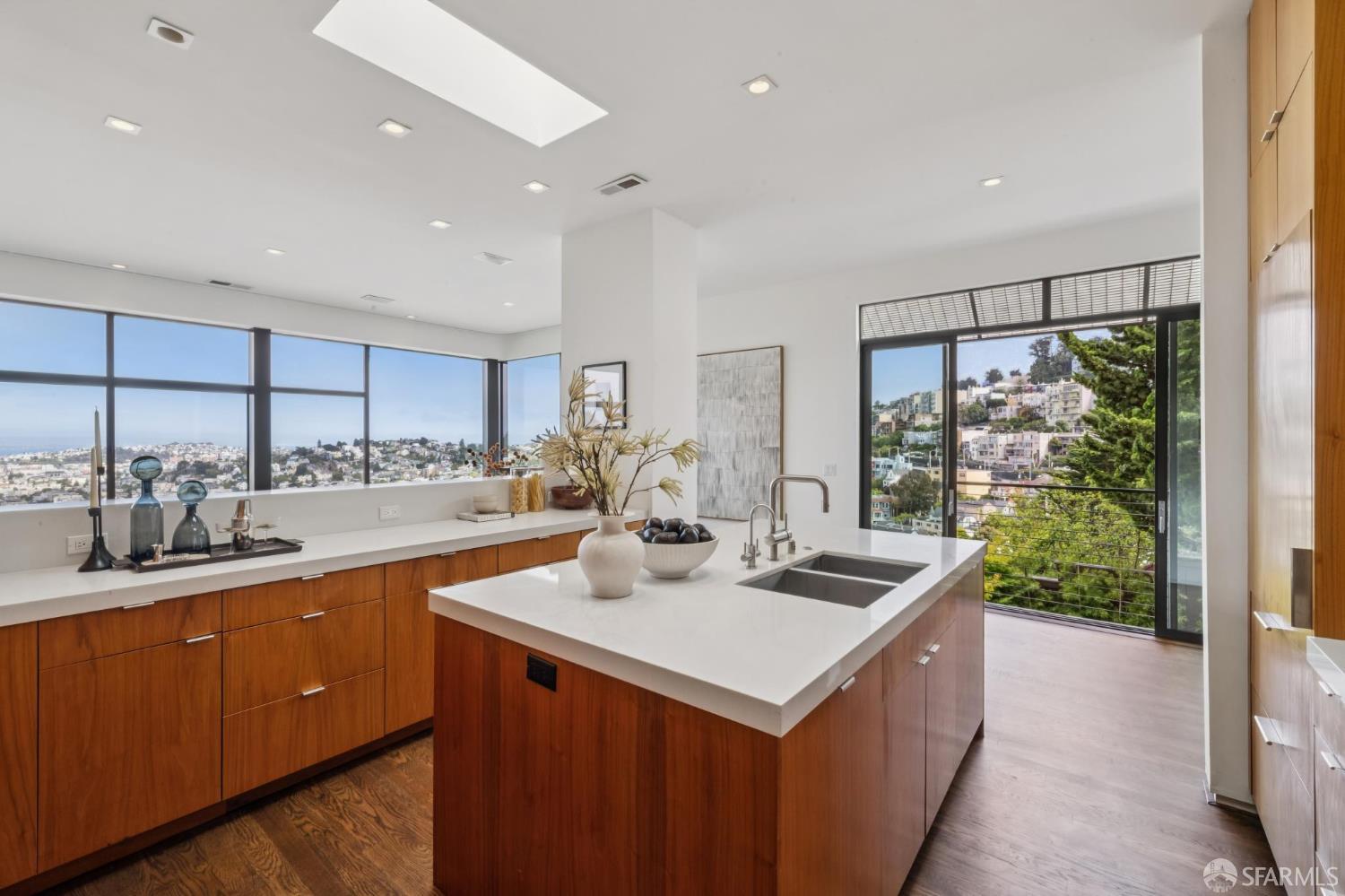 10 Deming Street