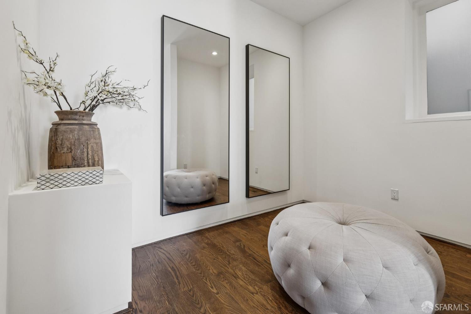 10 Deming Street