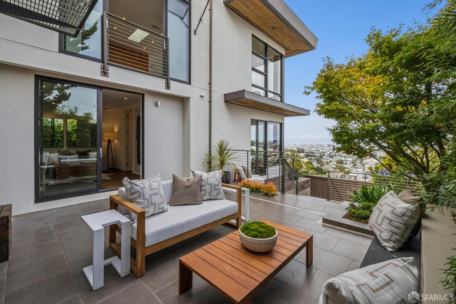 10 Deming Street