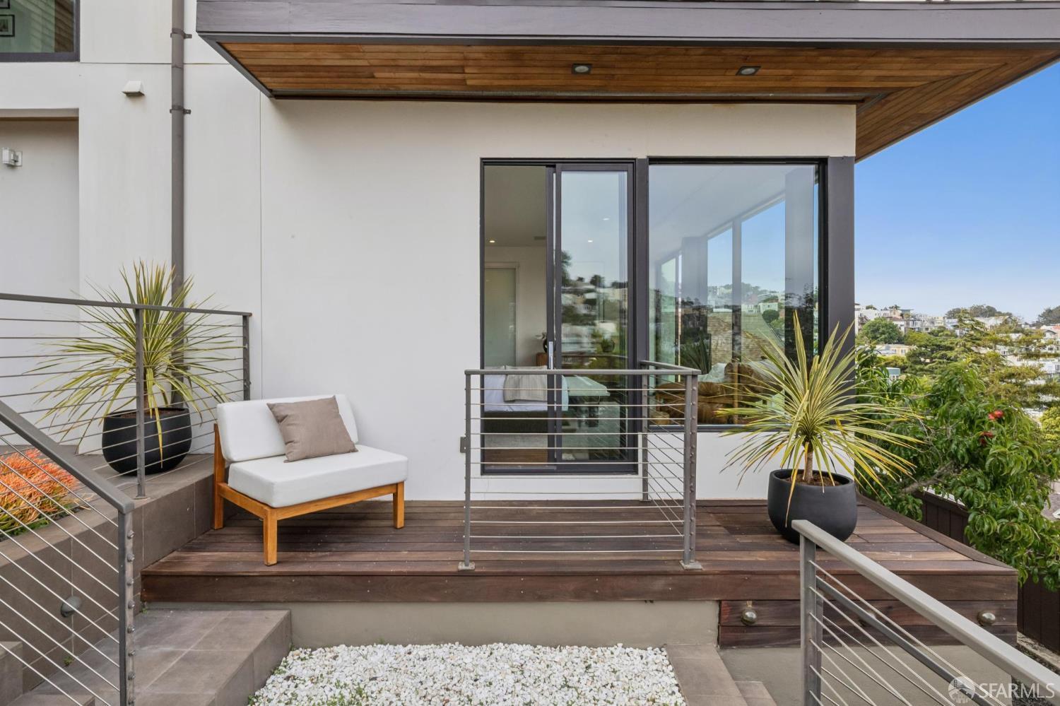 10 Deming Street
