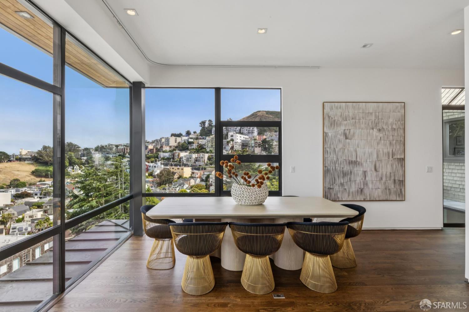10 Deming Street