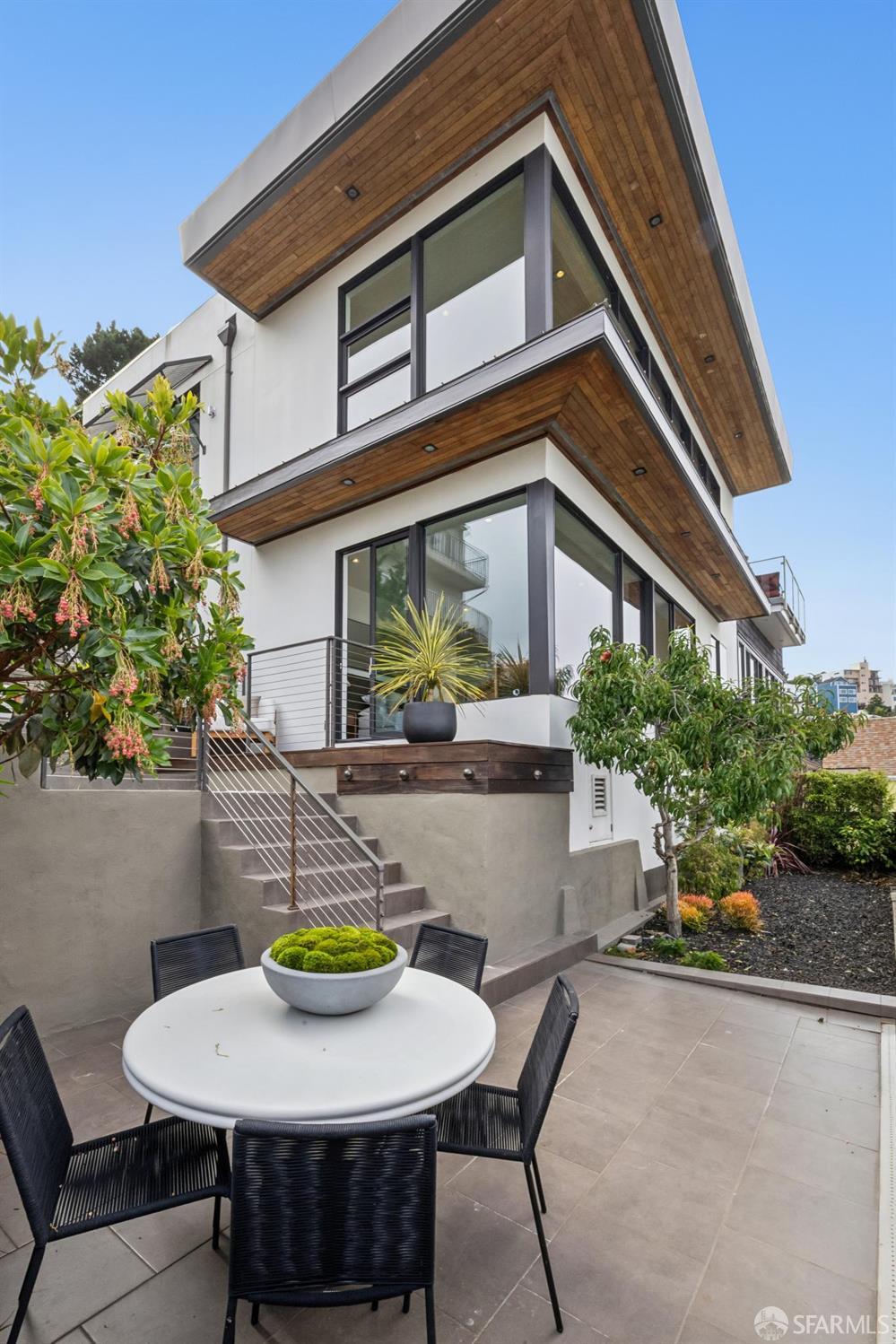 10 Deming Street