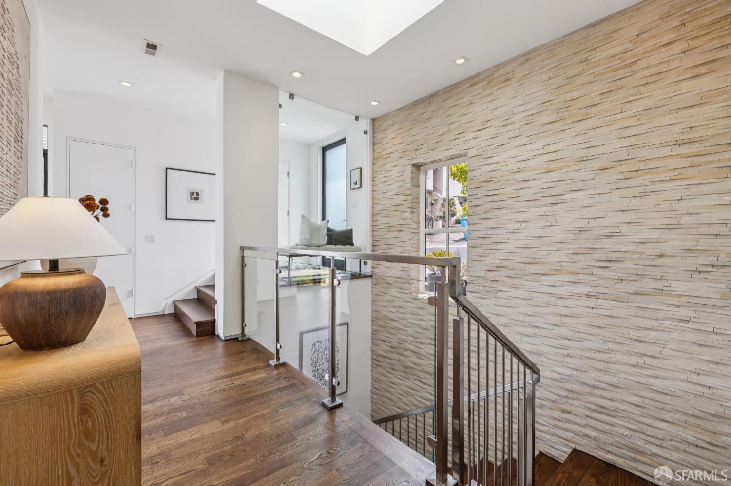 10 Deming Street