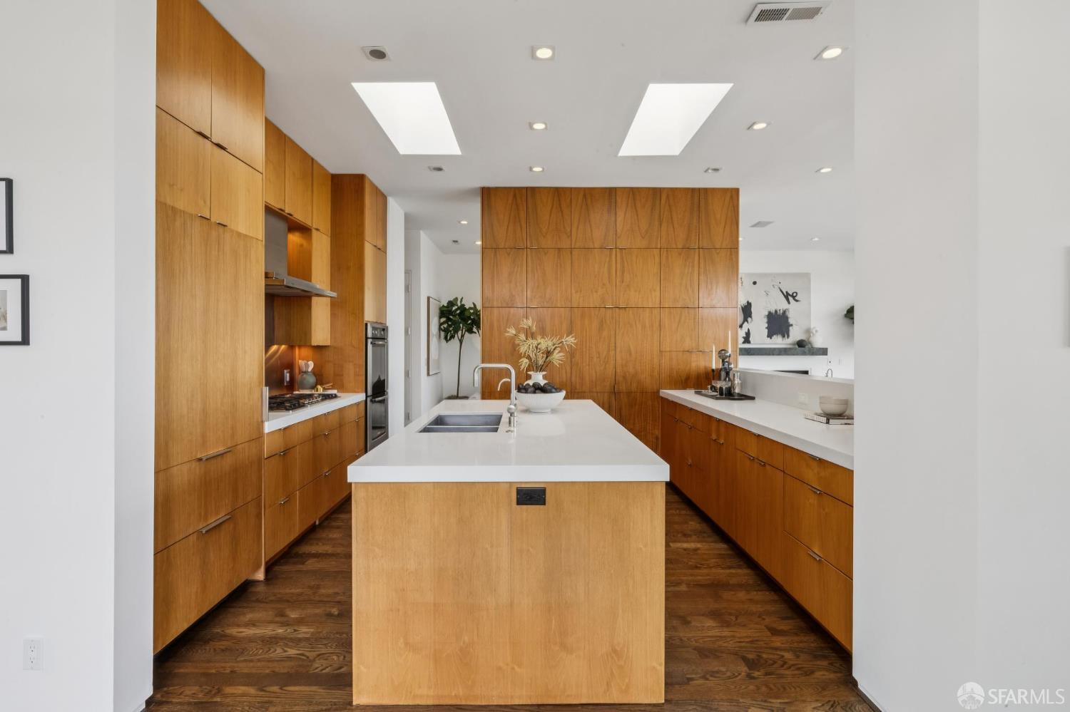 10 Deming Street