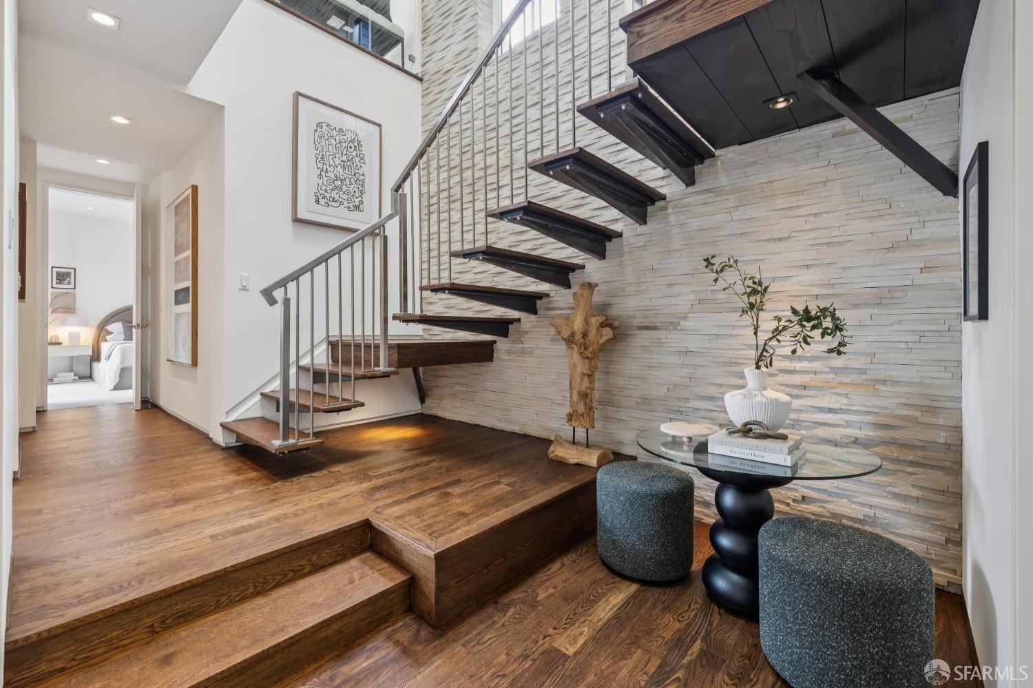 10 Deming Street