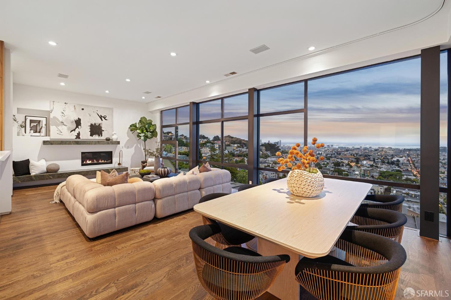 10 Deming Street