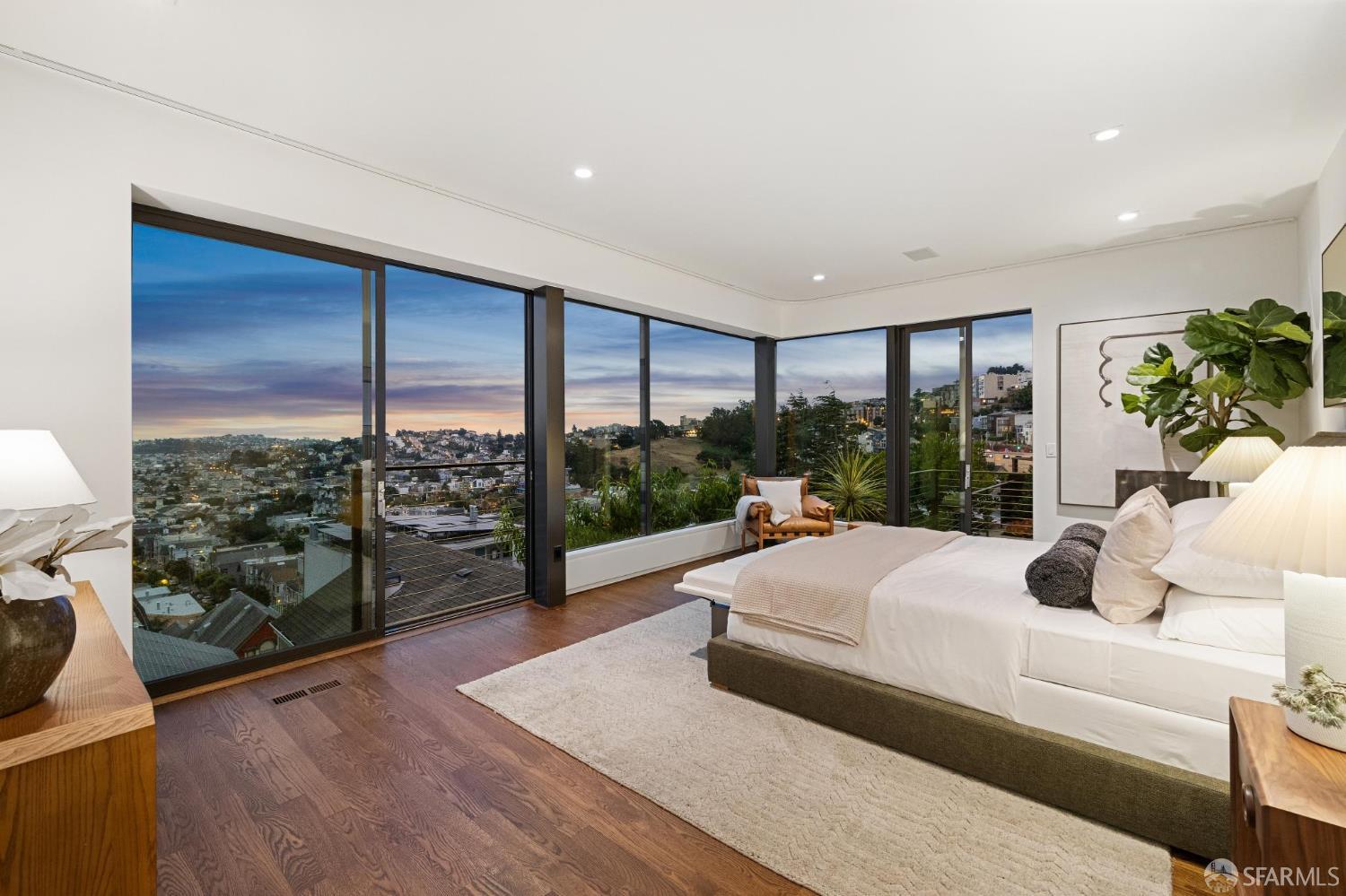 10 Deming Street