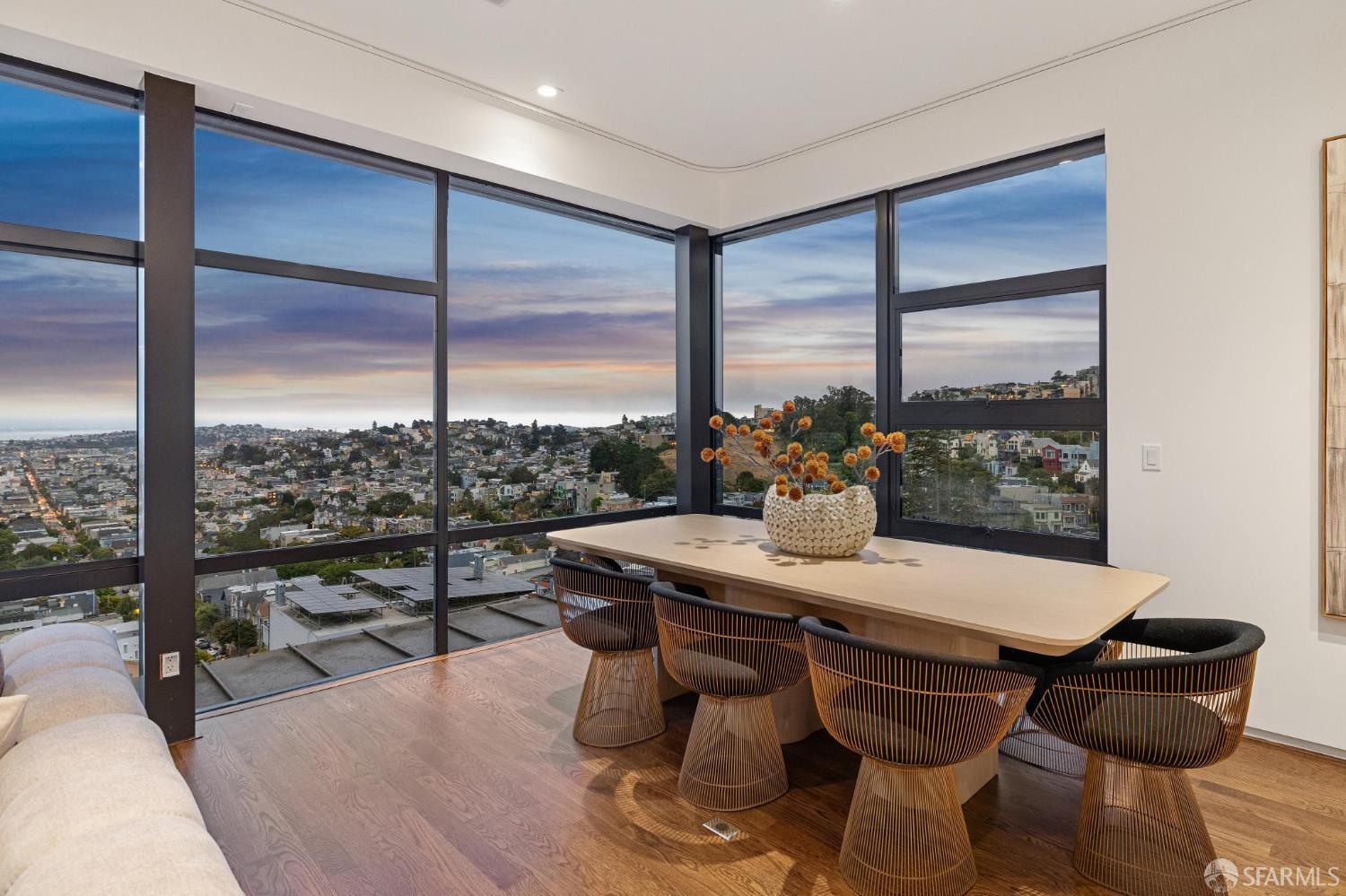10 Deming Street
