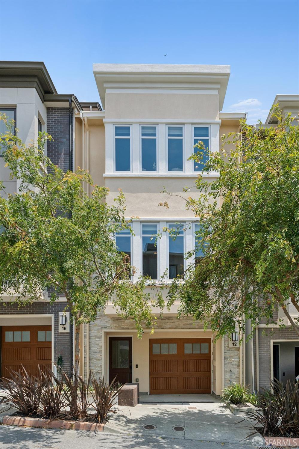 12 Summit Way
