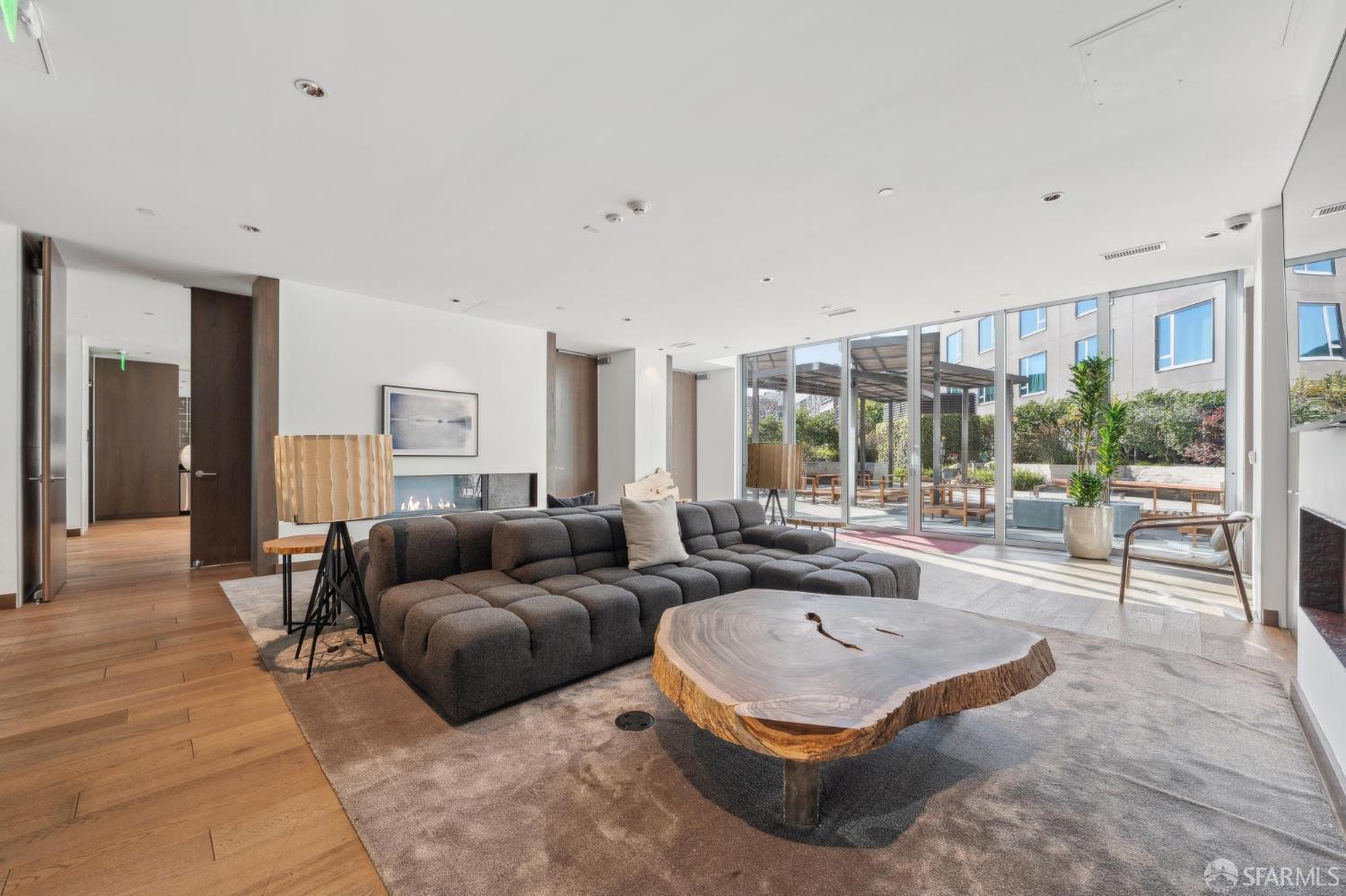 1000 3rd Street # 812