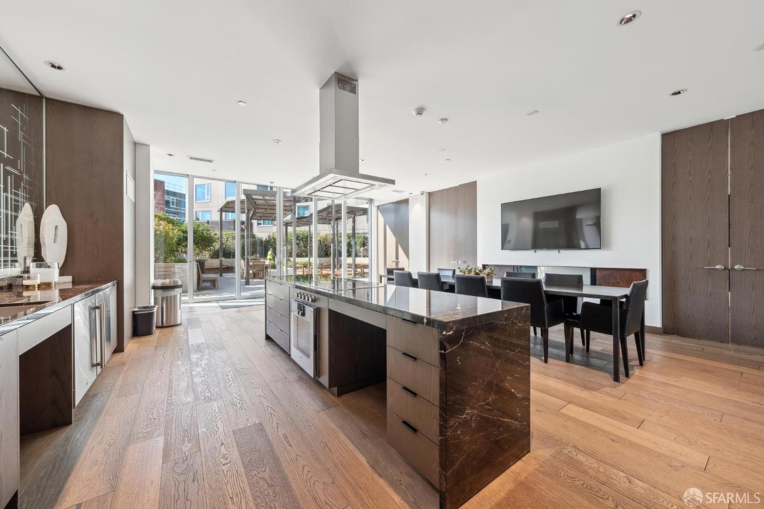 1000 3rd Street # 812
