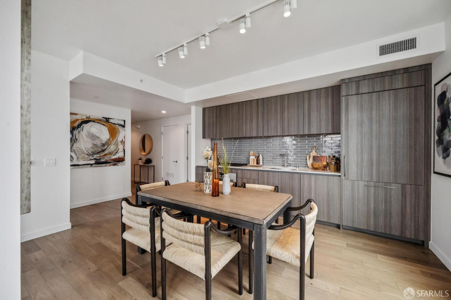 1000 3rd Street # 812