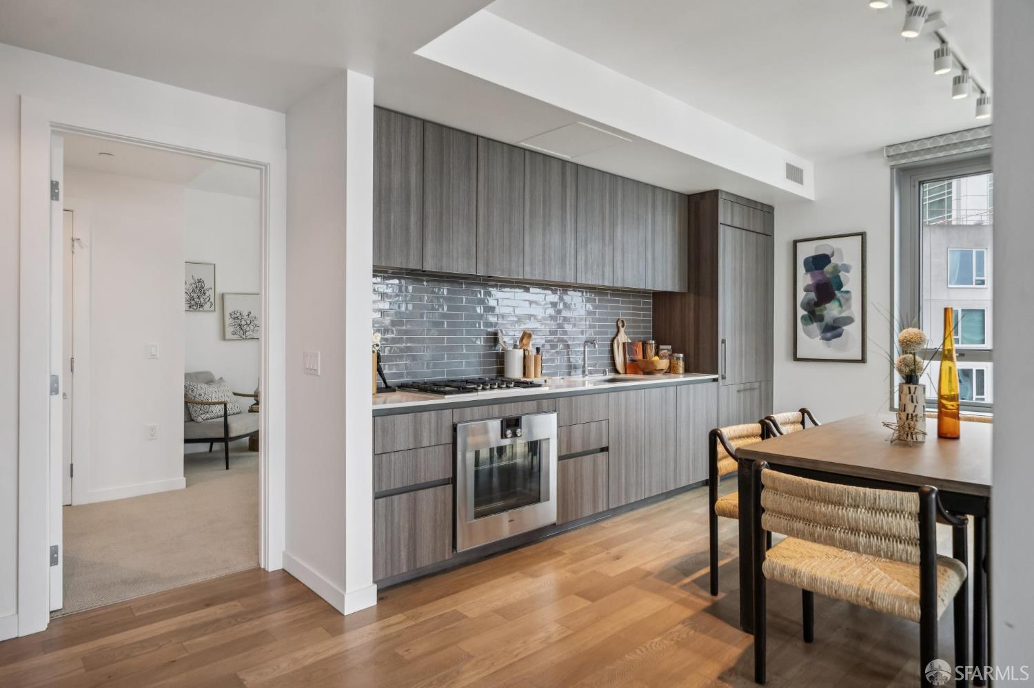 1000 3rd Street # 812