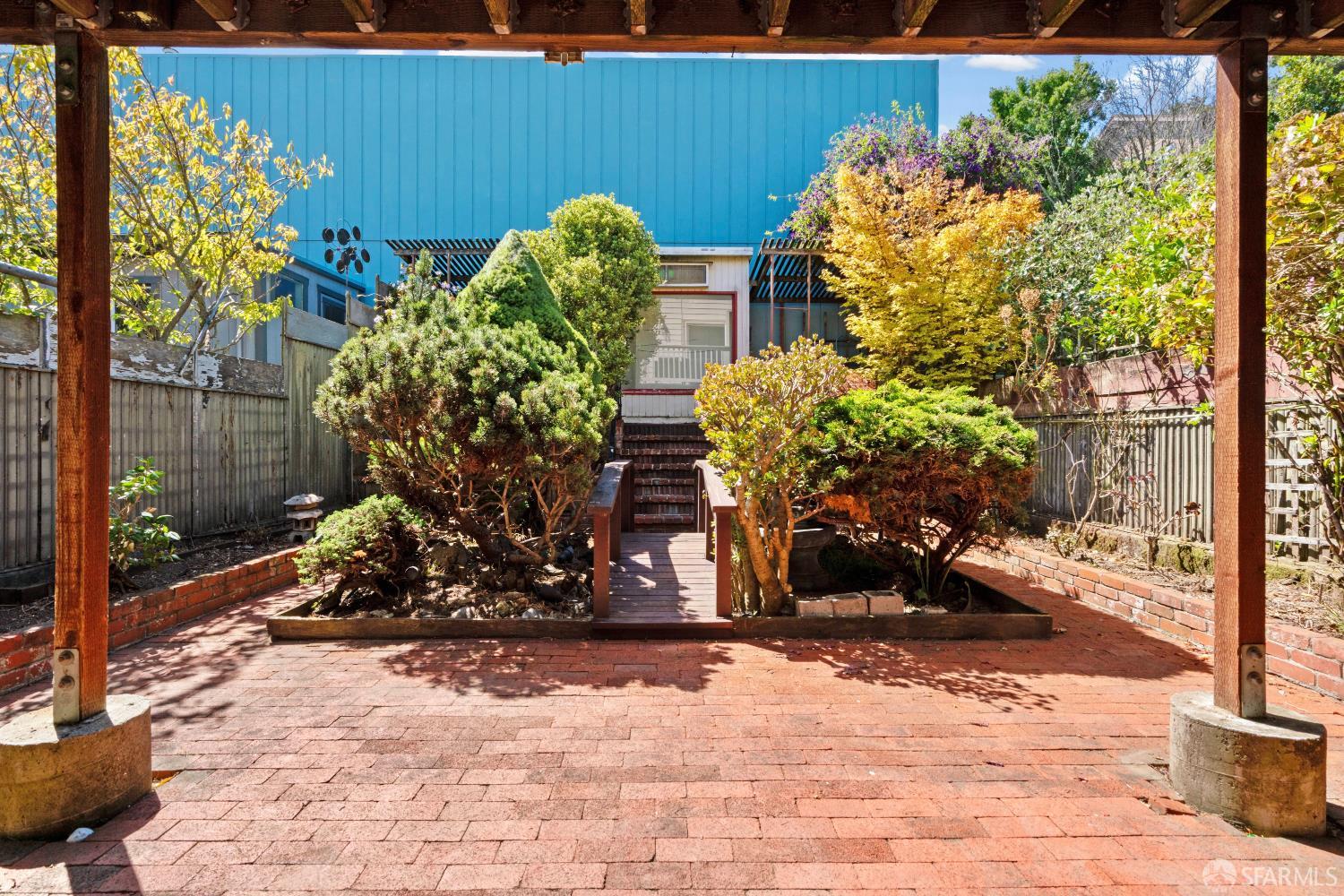 1179 Burrows Street