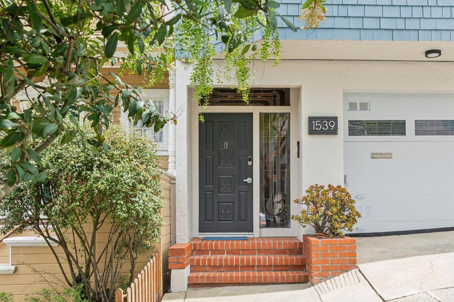 1539 Diamond Street