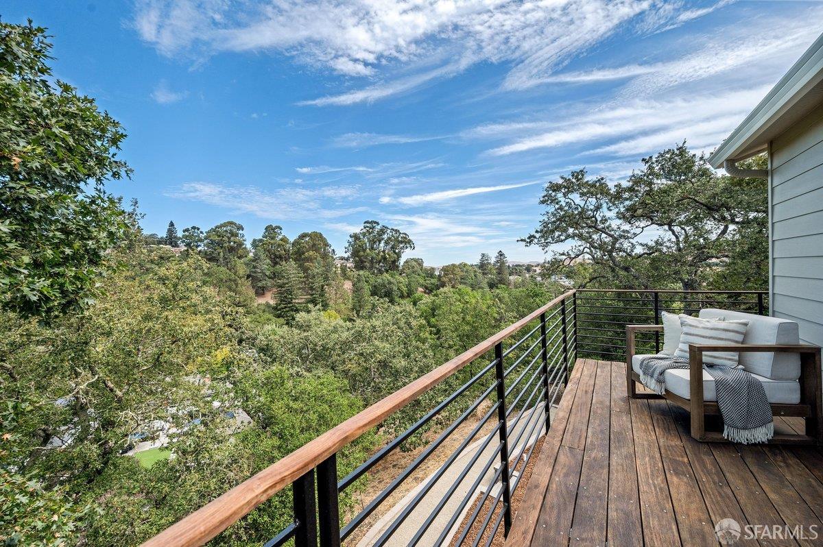 3346 Woodview Court