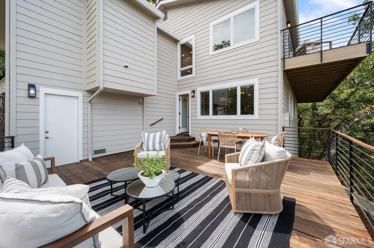 3346 Woodview Court