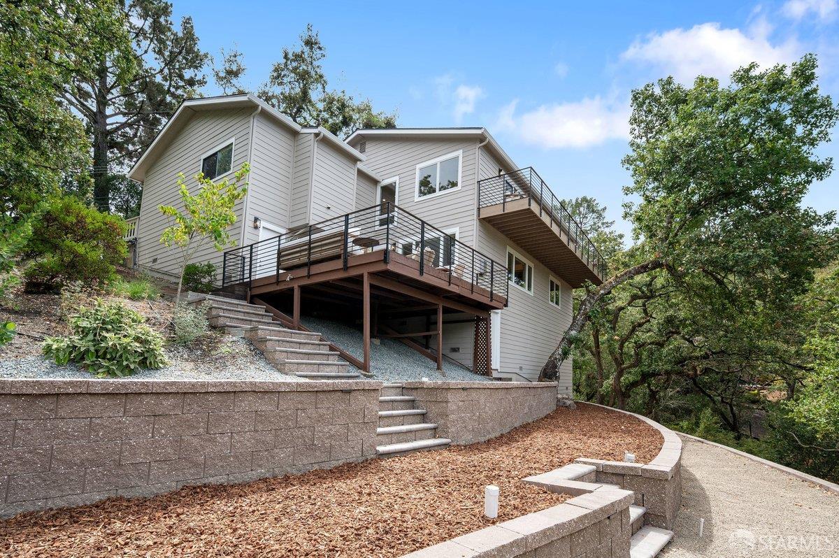 3346 Woodview Court